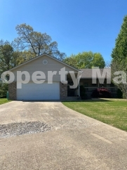 Quiet and Peaceful Duplex Near the Lake!