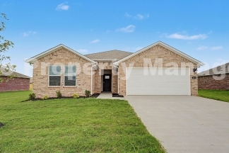 Discover this spacious 4-bedroom, 2-bath home in Farmington,