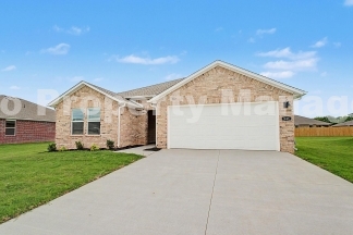 Discover this spacious 4-bedroom, 2-bath home in Farmington,