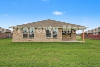 Discover this spacious 4-bedroom, 2-bath home in Farmington,