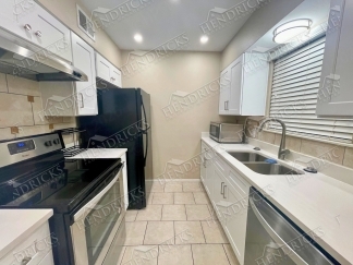 2 Bedroom Condo with Balcony Near Medical Center San Antonio