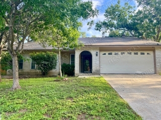 Beautiful 3 Bedroom Home with Covered Patio in Ridge Creek