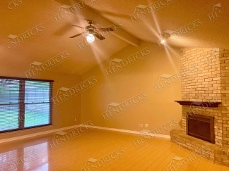 Beautiful 3 Bedroom Home with Covered Patio in Ridge Creek