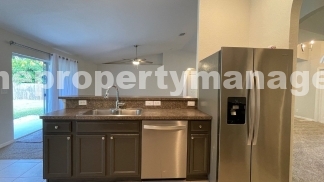 Pet-Friendly 3BR/3BA Single-Family Home in Port Saint Lucie