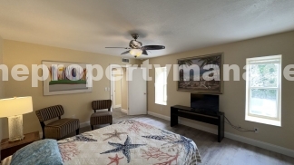 Spacious Wellington End-Unit Townhome | 2 Primary Suites | Screened Patio