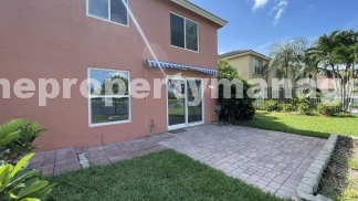 Beautiful 4BR Waterfront Home in Lakes of Laguna