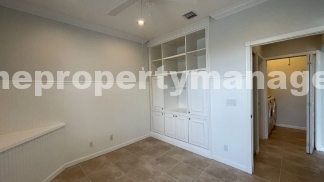 Beautiful 4BR Waterfront Home in Lakes of Laguna