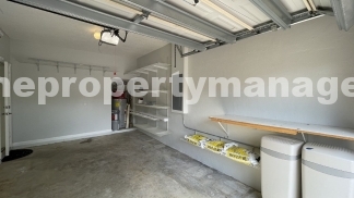 Beautiful 4BR Waterfront Home in Lakes of Laguna