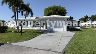 Lakefront 2BR Home in 55+ Leisureville Community