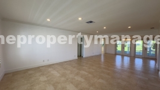 Lakefront 2BR Home in 55+ Leisureville Community