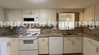 Lakefront 2BR Home in 55+ Leisureville Community