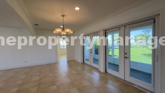 Lakefront 2BR Home in 55+ Leisureville Community