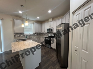 3s625 Camden St, Warrenville, IL 60555