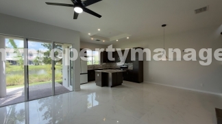Spacious 4-Bedroom End-Unit Townhome with Beautiful Lake Views