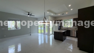 Spacious 4-Bedroom End-Unit Townhome with Beautiful Lake Views