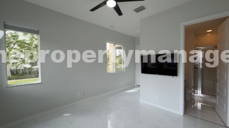 Spacious 4-Bedroom End-Unit Townhome with Beautiful Lake Views