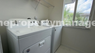 Spacious 4-Bedroom End-Unit Townhome with Beautiful Lake Views