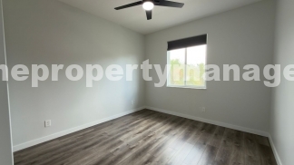 Spacious 4-Bedroom End-Unit Townhome with Beautiful Lake Views