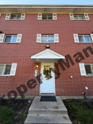 493 Leslie Ct, Apt 102, Des Plaines, IL 60016