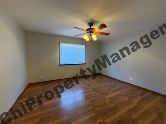 493 Leslie Ct, Apt 102, Des Plaines, IL 60016