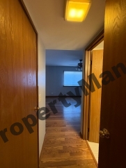493 Leslie Ct, Apt 102, Des Plaines, IL 60016