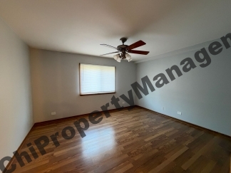 493 Leslie Ct, Apt 102, Des Plaines, IL 60016