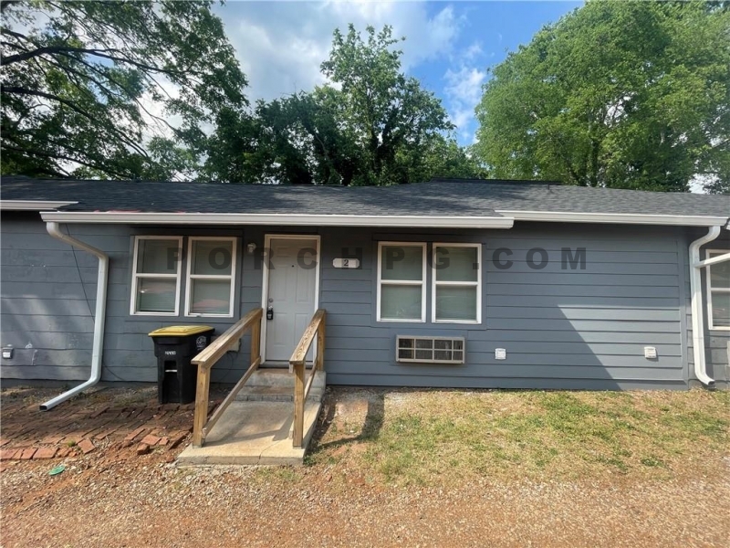 907 Maple Ave. Southeast - 950USD / month